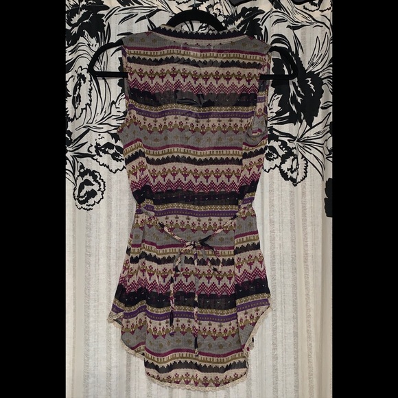 Sleeveless chiffon blouse - Picture 2 of 2